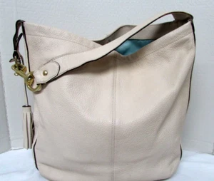 Coach Avery HOBO Shoulder Pebbled Leather Slouchy Bag Beige Turquoise Lining - Picture 1 of 22