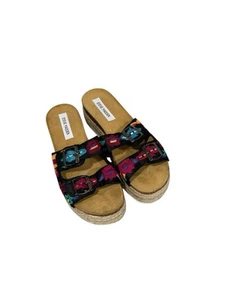 Steve Madden Damen-Plateausandalen zwei Riemen Blumenstickerei 10 - Bild 1 von 7
