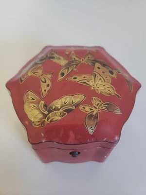 VTG Japanese Red Gold Butterfly Lacquer Finish Hexagon Jewelry Trinket Box Lined - Image 1 of 4