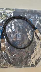 Juniper - JNP-QSFP-DAC-5M 40G QSFP+ to QSFP+ 1M Passive DAC - Picture 1 of 2