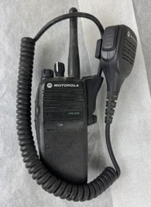 MOTOROLA XPR 6350 TWO-WAY RADIO AAH55TDC9LA1AN - Picture 1 of 4