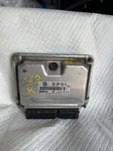 2005 VW VOLKSWAGEN JETTA 2.0L ECU ENGINE CONTROL UNIT 06A 906 032 RJ OEM (R 283) - Picture 1 of 4