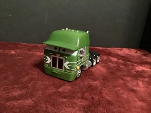 Disney Pixar Cars Deluxe Diecast Gil Semi Camión Cabina Peterbilt - Imagen 1 de 8