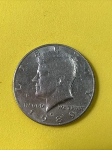 1989 P Kennedy 1/2 Half Dollar Coin - Picture 1 of 4