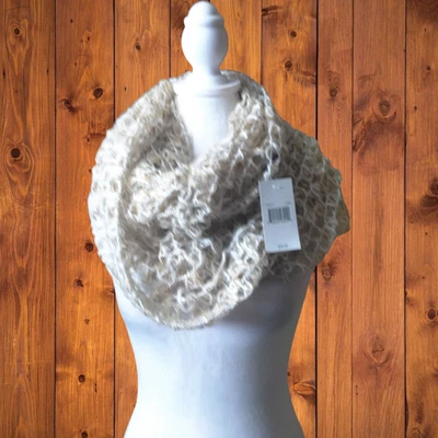 Bufanda Cejon Beige Brillante Tejido Abierto Lazo Infinito Talla Única Nueva Con Etiquetas Foto 1 de 4