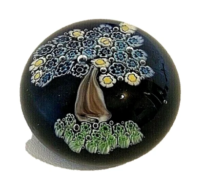 Pisapapeles de vidrio artístico Millefiori árbol floral de medianoche soplado a mano estudio de cobalto Foto 1 de 4