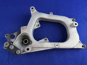 07 Piaggio MP3 Rear Wheel Mounting Bracket 3 Wheel 08 06 Support Swingarm #74 - Picture 1 of 3