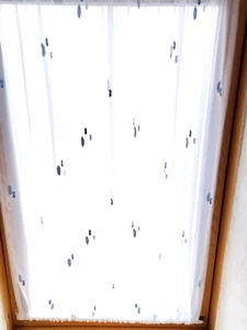 Spanngardinen Dachfenster B 120cm x H 80cm Gardine Weiß Blau Scheibengardinen - Bild 1 von 4
