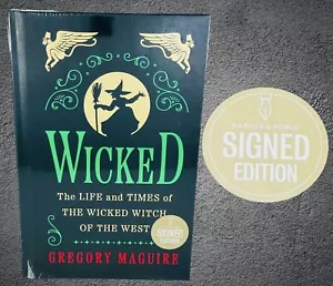Libro Gregory Maguire Firmato Wicked Edizione da Collezione B&N Esclusivo Sigillato +COA - Foto 1 di 2