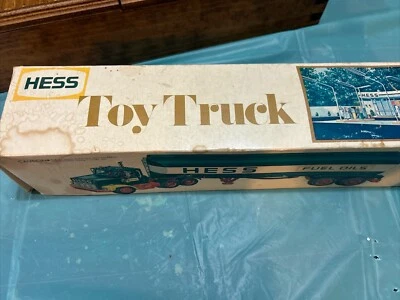 Camión cisterna de gasolina vintage 1977 original Hess #2 con caja e inserto Foto 1 de 4