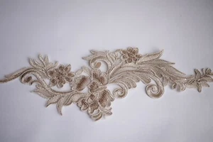 Verzierung Applikation Monofil Stickerei Perlen Spitze - ca. 37x15cm - creme - Bild 1 von 2