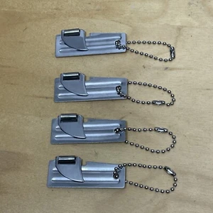 Nuevo paquete de 4 abridores de latas manuales estilo P38 bolsa de acero para salir a casa Segunda Guerra Mundial centavo - Imagen 1 de 2