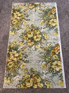 "Remanente de tela floral vintage MCM Gabrielle Cie amarillo retro floral 47"" x 26" - Imagen 1 de 7