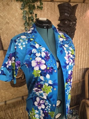 Vintage Hawaiian Aloha Shirt Short Sleeve Blue Tropical Design Size Small - Image 1 of 4