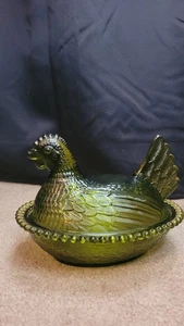 Vintage Indiana Glas Co Perlen Henne auf Nest bedeckt Süßigkeitenschale olivgrün * CHIP - Bild 1 von 8
