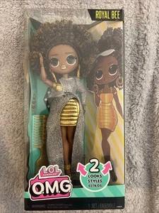 LOL Sorpresa OMG Muñeca de Moda Abeja Real-2 Looks Estilos MGA 2023 Pelo Afro Rizado - Imagen 1 de 7
