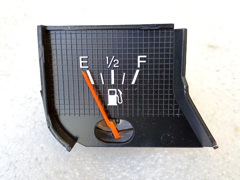 Calibrador de combustible 80-86 Ford F150 F250 F350 Bronco OEM Foto 1 de 4