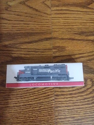 Southern Pacific Locomotive # 9725 Model Train 4.5” Collectible Toy New OPEN Box - Image 1 of 4
