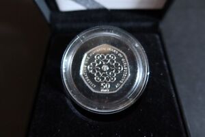 ROYAL MINT 2010 SILVER PROOF 50p GIRL GUIDING .925 SILVER IN CASE - EXCELLENT 