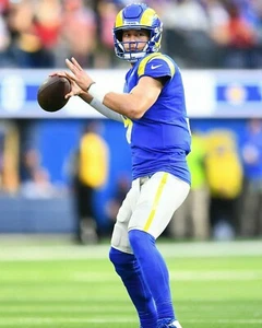 Matthew Stafford Los Angeles Rams UNSIGNED 8X10 Photo (B) - Picture 1 of 1