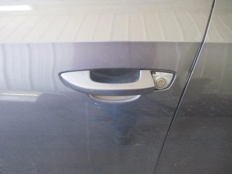 Used Rear Left Exterior Door Handle fits: 2016 Volkswagen Passat assembly paint Foto 1 de 4