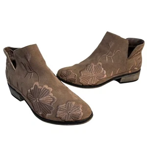 Journee Ankle Booties Sz 9 Brown Embroidered Floral Suede Boots Coastal Cowgirl - Picture 1 of 16