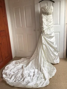 SOTTERO & MIDGLEY COUTURE WEDDING DRESS - Picture 1 of 13