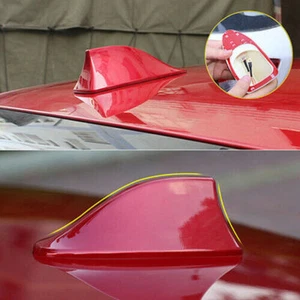 1X Antena de techo universal con aleta de tiburón roja para automóvil FM/AM decoración aérea - Imagen 1 de 9