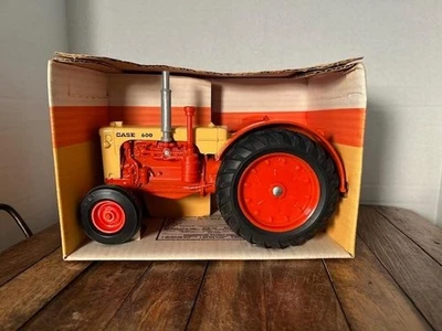 Vintage ERTL Case 600 Tractor| 1/16 Scale 1986 In Box 289 Never Removed from Box - Image 1 of 4