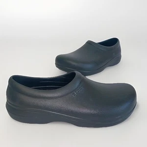 Crocs Dual Comfort Black Slip Resistant Non Marking Kitchen Chef Work Shoes - Picture 1 of 18