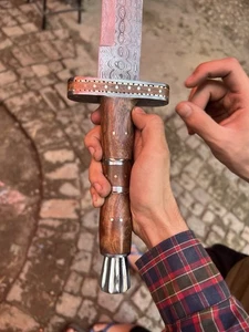 BEAUTIFUL CUSTOM HAND MADE DAMASCUS STEEL HUNTING  VIKING SWORD - Bild 1 von 5