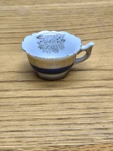 Mini tazza da tè vintage bianca con fascia blu e filigrana oro Giappone occupato - Foto 1 di 6