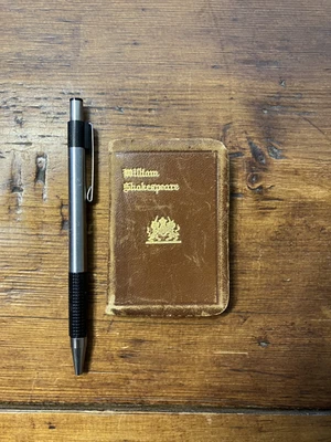 c1920 THE TEMPEST William SHAKESPEARE Knickerbocker Leather & Novelty MINIATURE - Bild 1 von 4