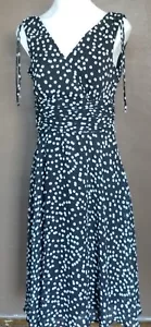 Abito foderato senza maniche Connected Apparel taglia 8 nero bianco a pois increspato - Foto 1 di 5