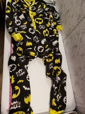 DC Comics Classic Batman графический цельный с задним клапаном большой  - Изображение 1 из 4