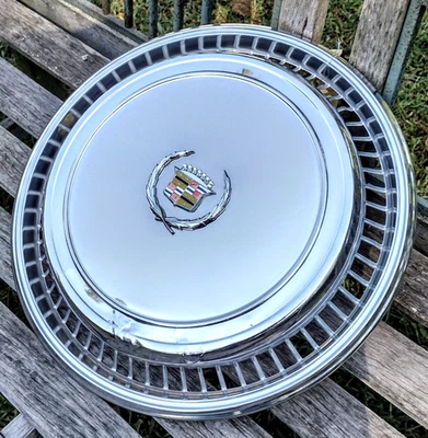 1974 - 1978 年原始设备制造商凯迪拉克 Eldorado 可调式闪亮车轮盖轮毂盖 — 第 1/4 张图片