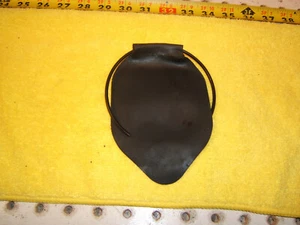 Porsche 1984 944 gas fuel cap Black rubber metal clip protective OE 1 Cover,Long - Bild 1 von 12
