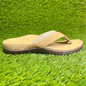 Vionic Tide Womens Size 6 Gold Beach Walking Outdoor Flip Flops Thong Sandals - Picture 1 of 10