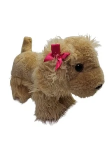 Battat Pucci Pup Cocker Spaniel Welpe Hund Plüschtier Stofftier hellbraun 10 Zoll rosa Schleife - Bild 1 von 19