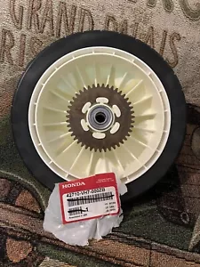 Neumático de rueda trasera Honda 42710-VH7-010ZB para cortadora de césped FABRICANTE DE EQUIPOS ORIGINALES NUEVO - Imagen 1 de 4