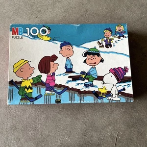 Vintage 1971 Peanuts Puzzle. Snoopy & Woodstock Hockey. COMPLETE! - Picture 1 of 7
