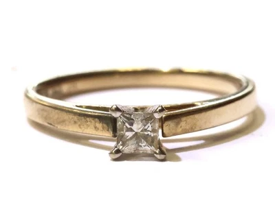 Anillo de compromiso solitario de diamantes talla princesa I2 I oro amarillo de 14k 2,7 g 7 Foto 1 de 4