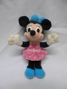 Spielschule Minnie Maus Plüschtier 9" Spielzeug in rosa Tupfen Kleid blaue Schuhe & Schleife - Bild 1 von 15