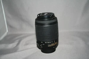 Nikon AF-S Nikkor 55-200mm f/4-5.6 ED VR Lens - Picture 1 of 3