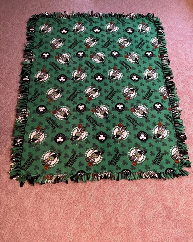 NBA BOSTON CELTICS Double-Thick Fleece Bedspread/Blanket/Throw - 67"x57" Cover