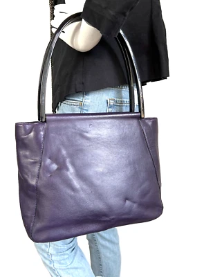 Bolso de Mano de Cuero Bruno Magli Vintage Asas Lucite Logo Grabado Hecho en Italia Púrpura Foto 1 de 4