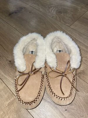 Mocasines Sherpa Minnetonka Alpine de gamuza tostada 6 Foto 1 de 3