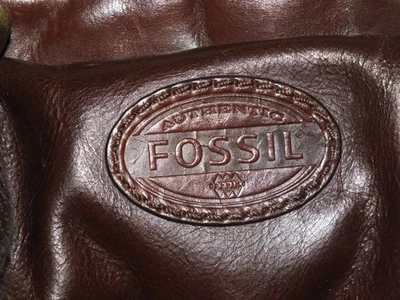 FOSSIL MENS LEATHER MESSENGER BAG - Image 1 of 3