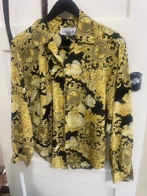 Blusa estampado novedad oro amarillo vintage, señora monedas dinero camisa estilo Versace Foto 1 de 4