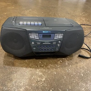 Sony CFD-S22 Portable Stereo Boombox AM FM CD Tape Fully Tested Works Great - Picture 1 of 3